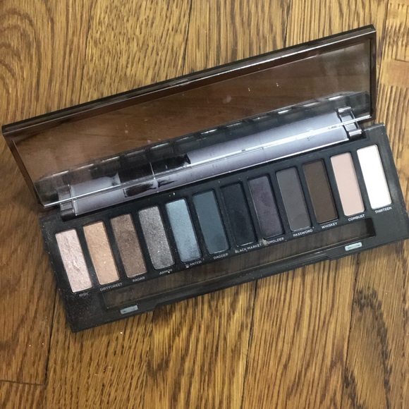 Urban Decay Naked Smokey Palette - Picture 3 of 4